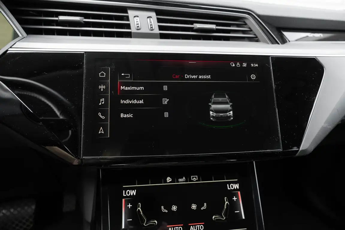AUDI E-TRON