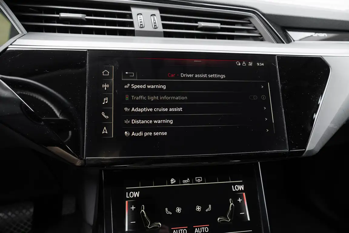 AUDI E-TRON