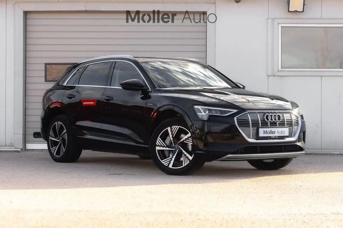 AUDI E-TRON