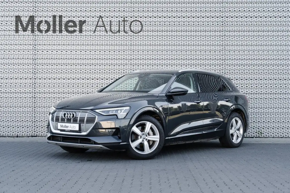 AUDI E-TRON