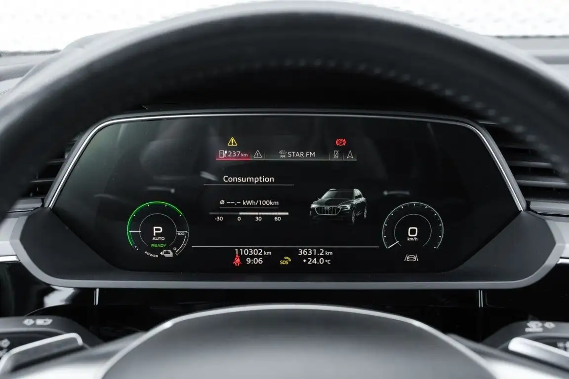 AUDI E-TRON