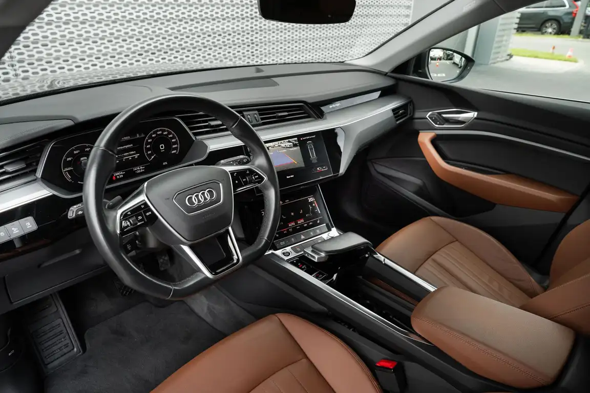 AUDI E-TRON