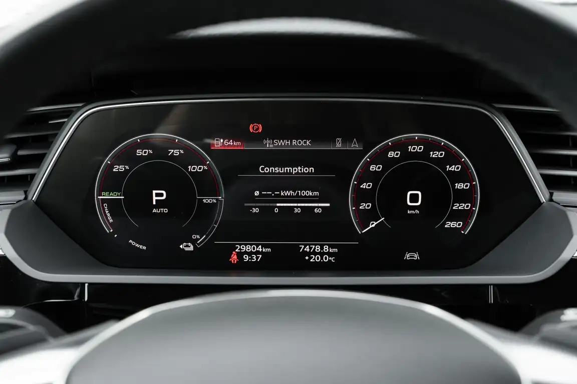 AUDI E-TRON