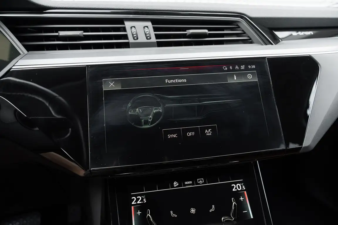 AUDI E-TRON