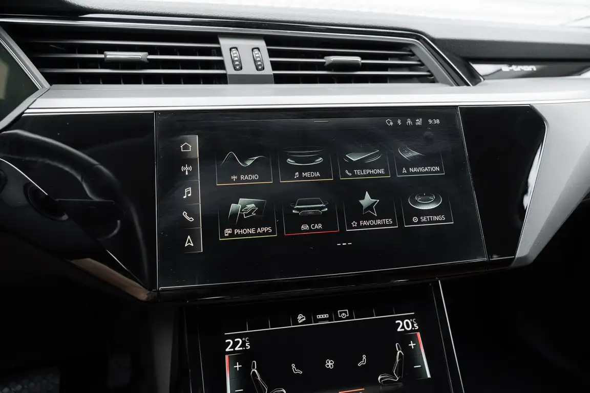 AUDI E-TRON