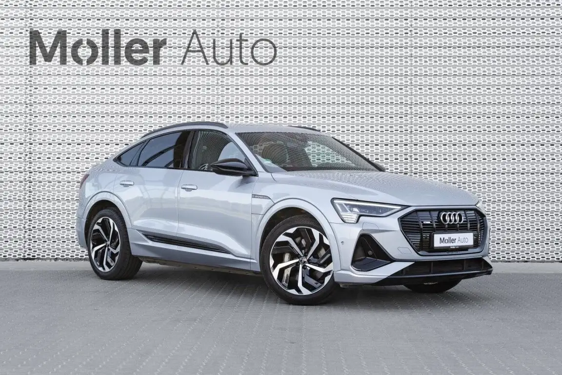 AUDI E-TRON