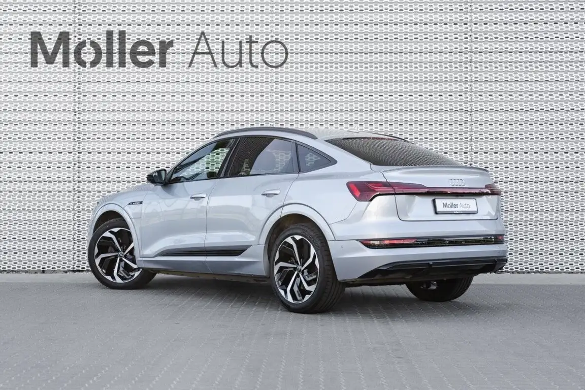 AUDI E-TRON