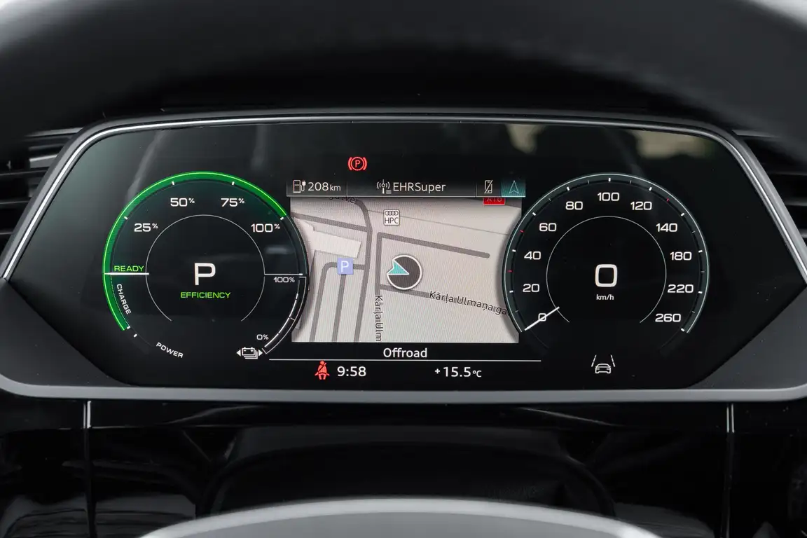 AUDI E-TRON
