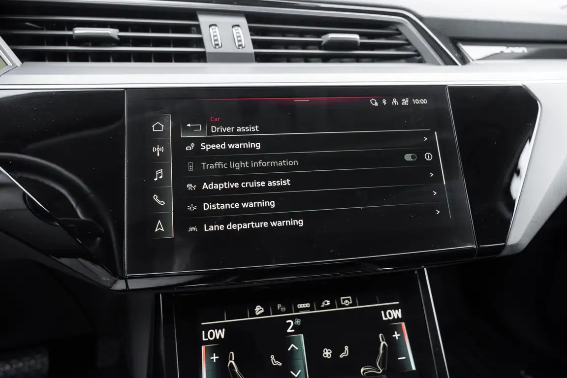 AUDI E-TRON