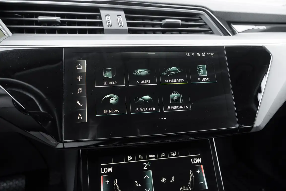 AUDI E-TRON