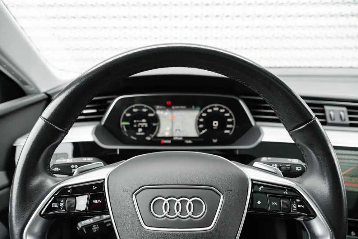 AUDI E-TRON