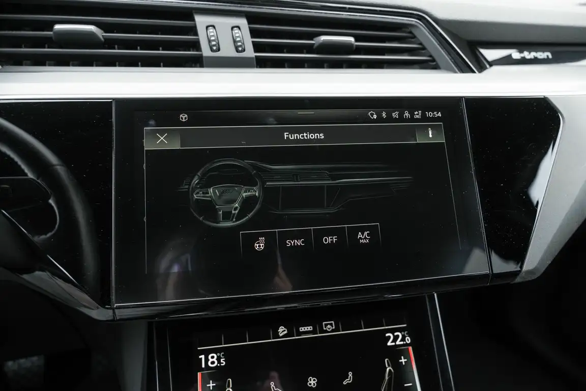 AUDI E-TRON