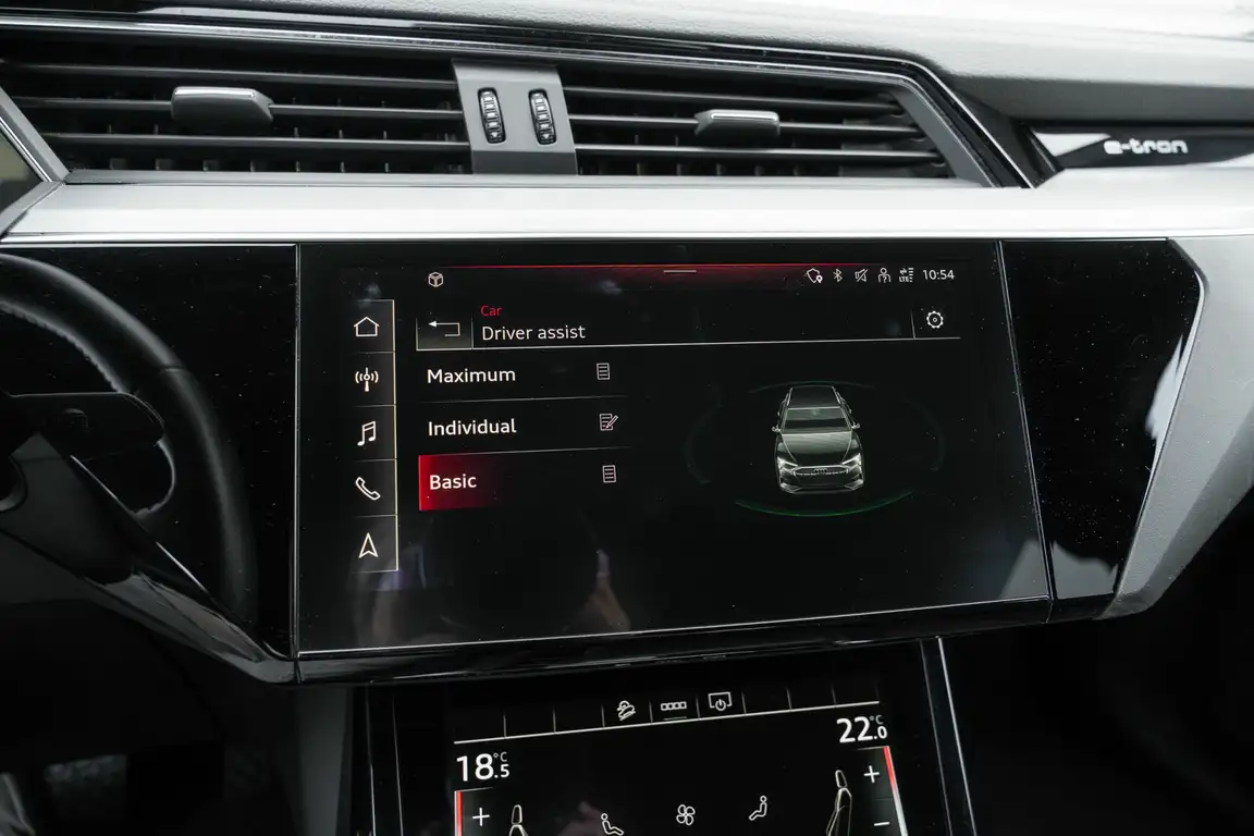 AUDI E-TRON