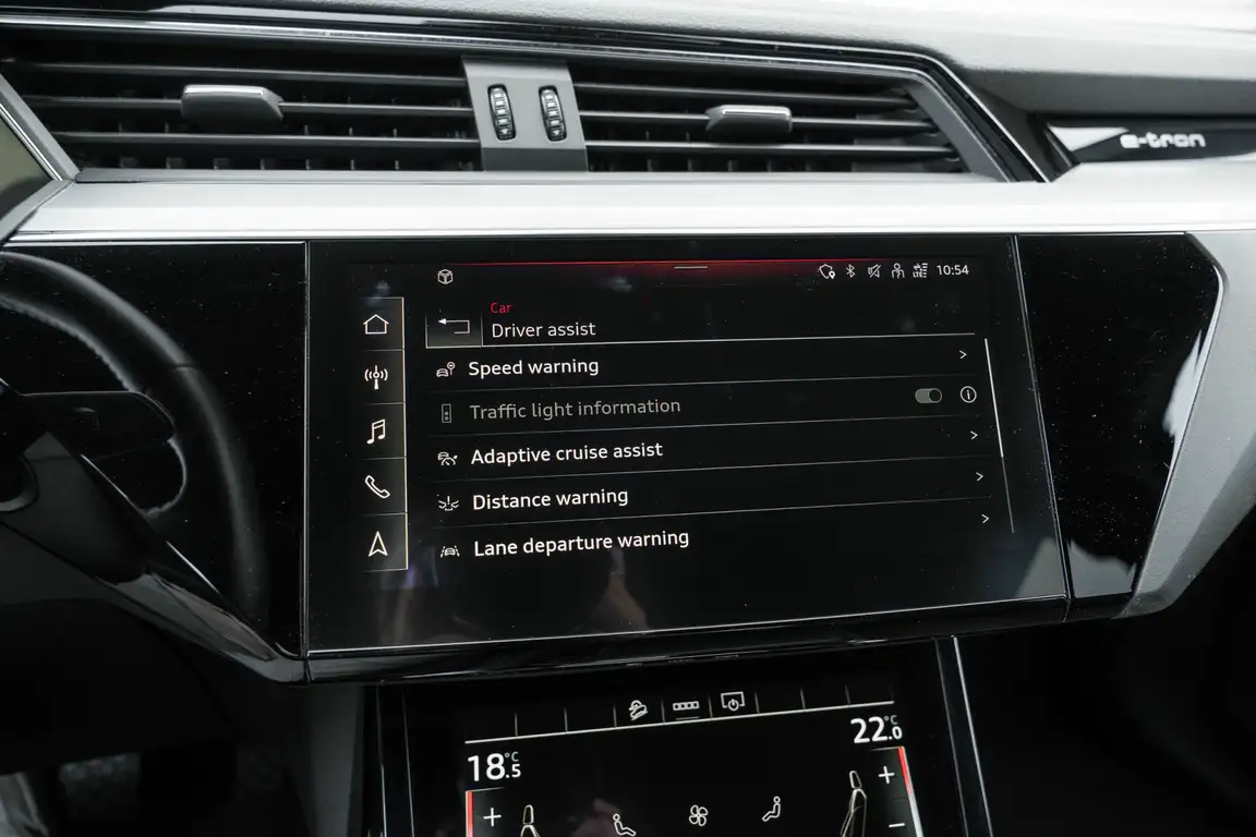 AUDI E-TRON
