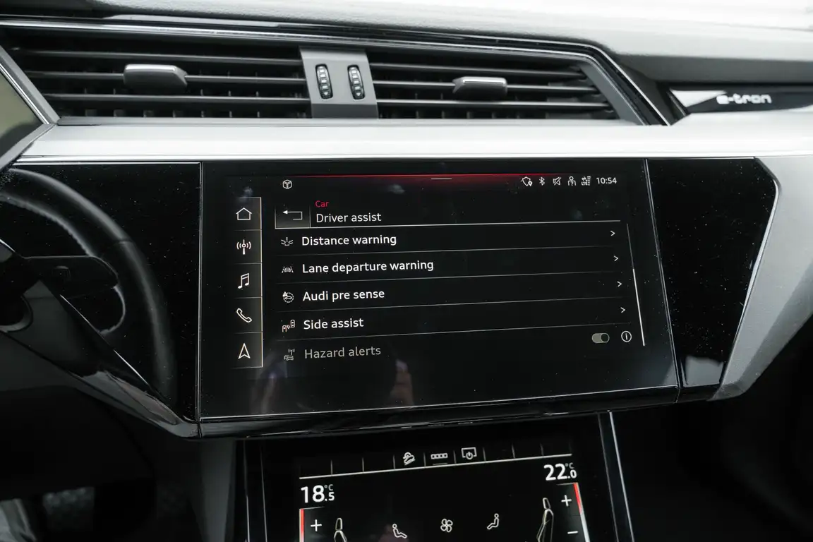 AUDI E-TRON