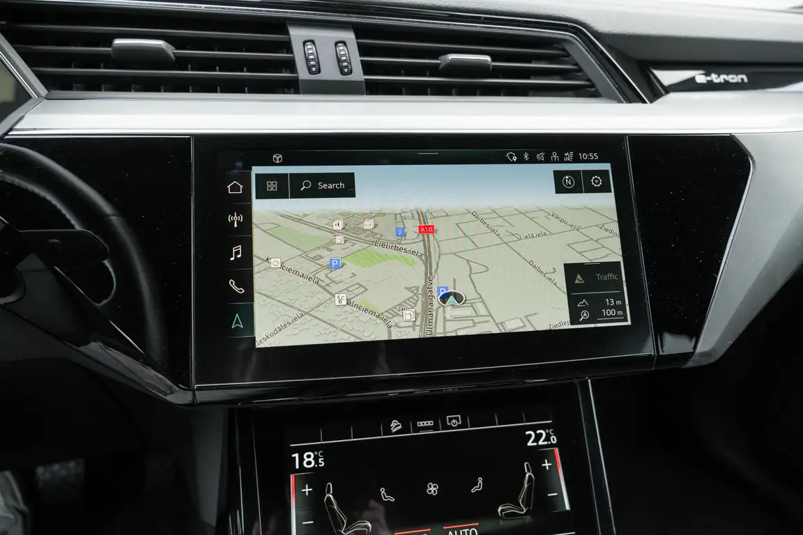 AUDI E-TRON