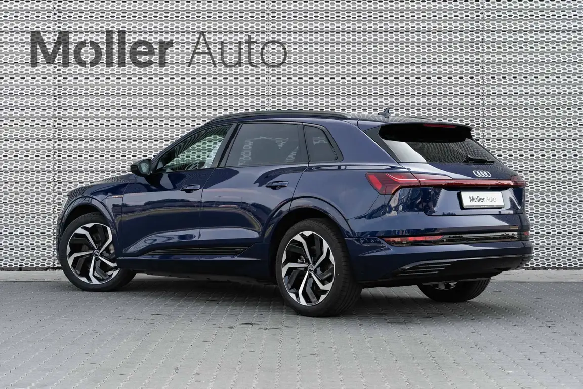 AUDI E-TRON