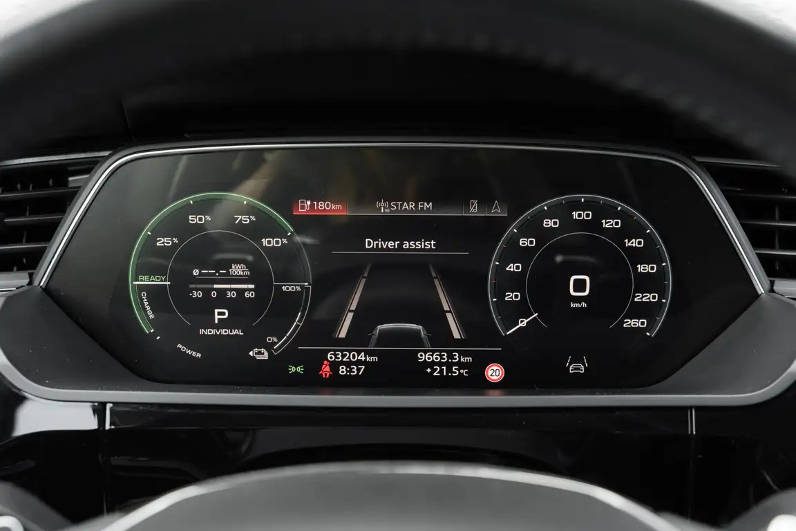 AUDI E-TRON
