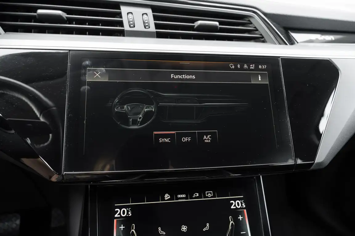 AUDI E-TRON