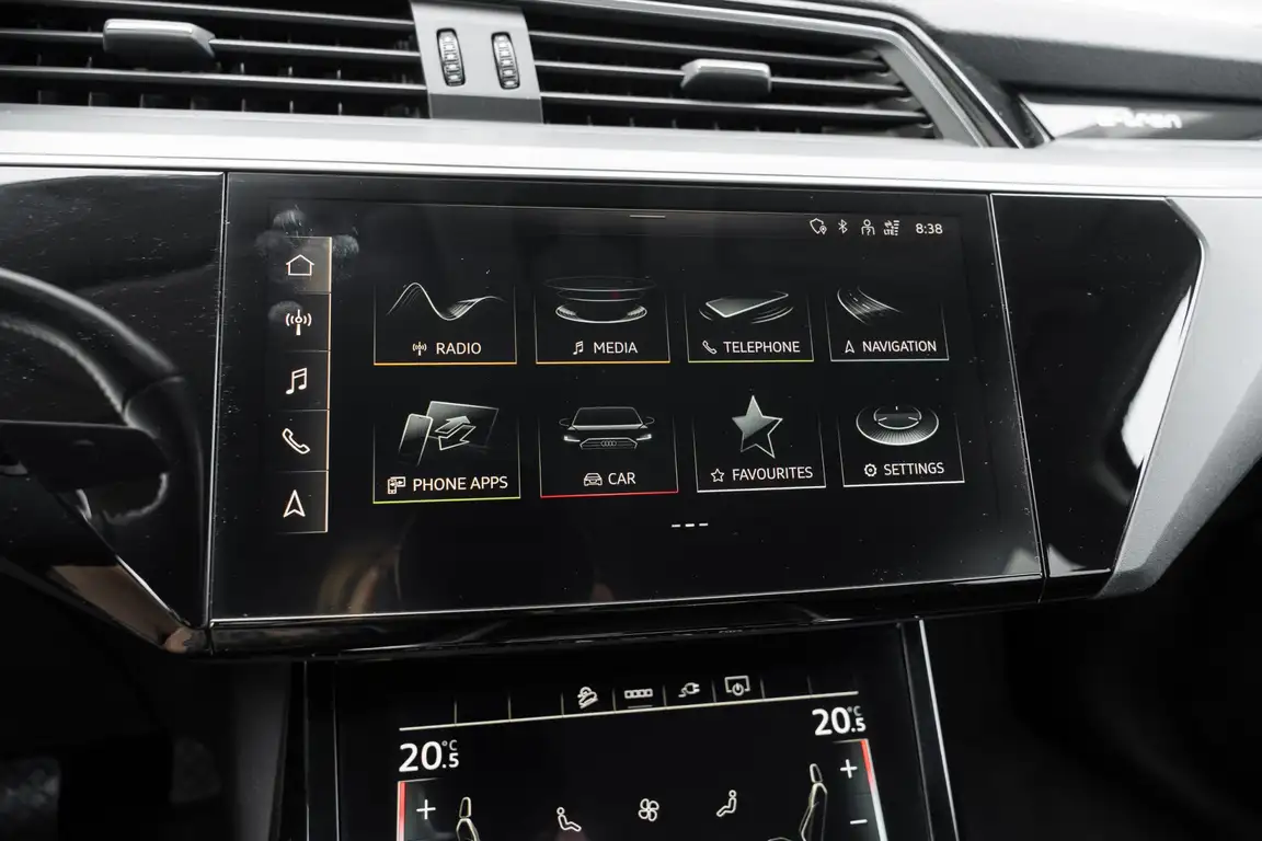 AUDI E-TRON