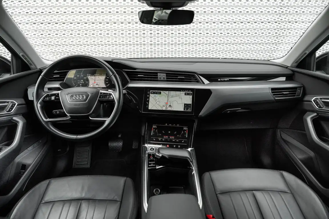 AUDI E-TRON