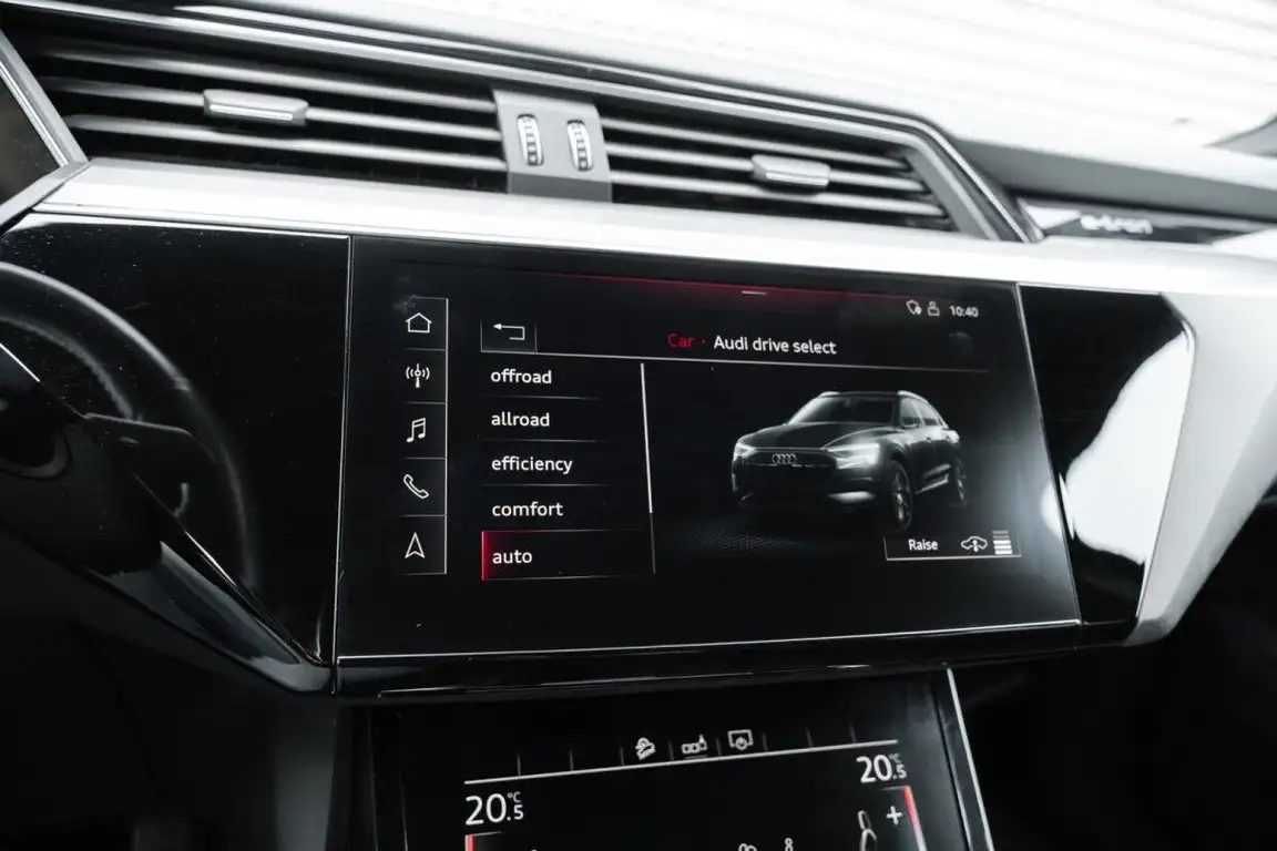AUDI E-TRON
