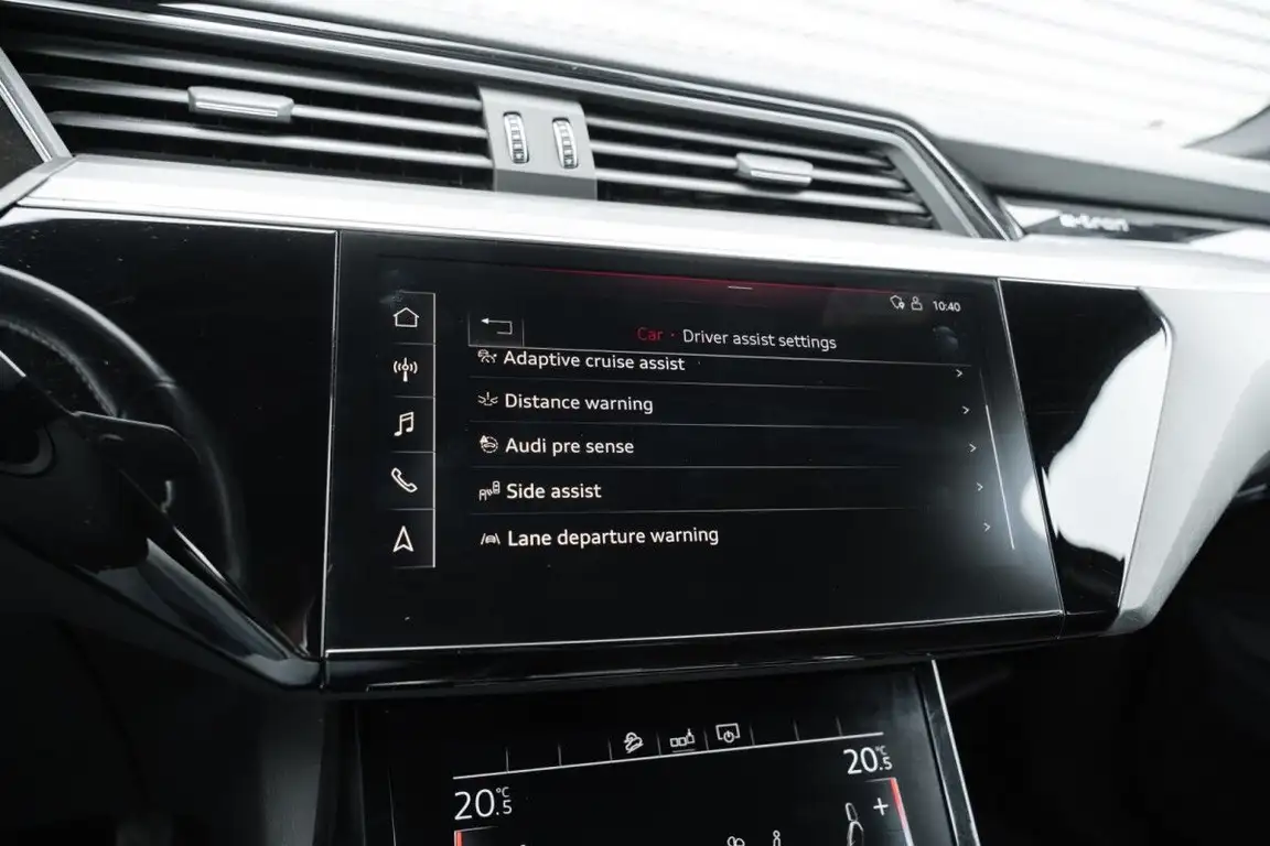 AUDI E-TRON