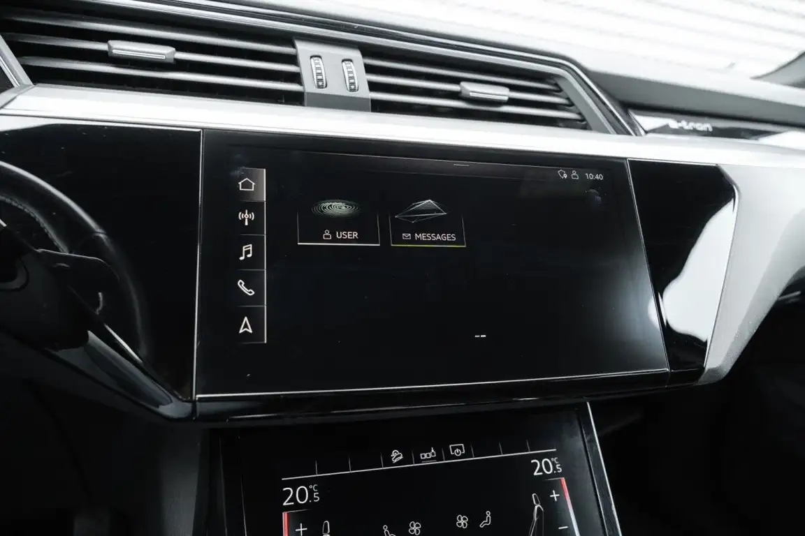 AUDI E-TRON