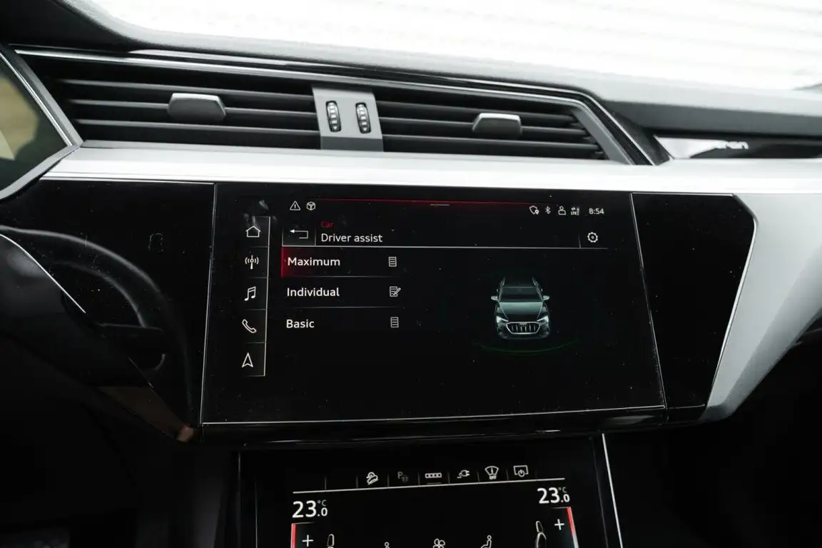 AUDI E-TRON