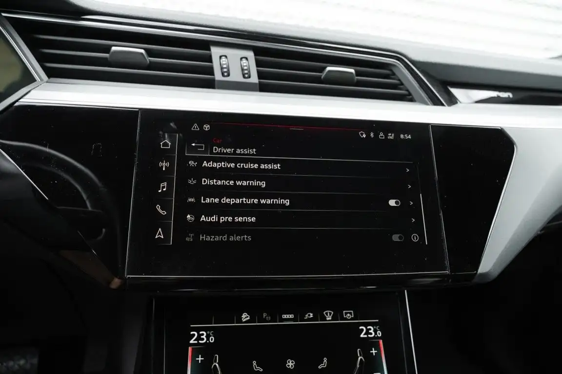 AUDI E-TRON