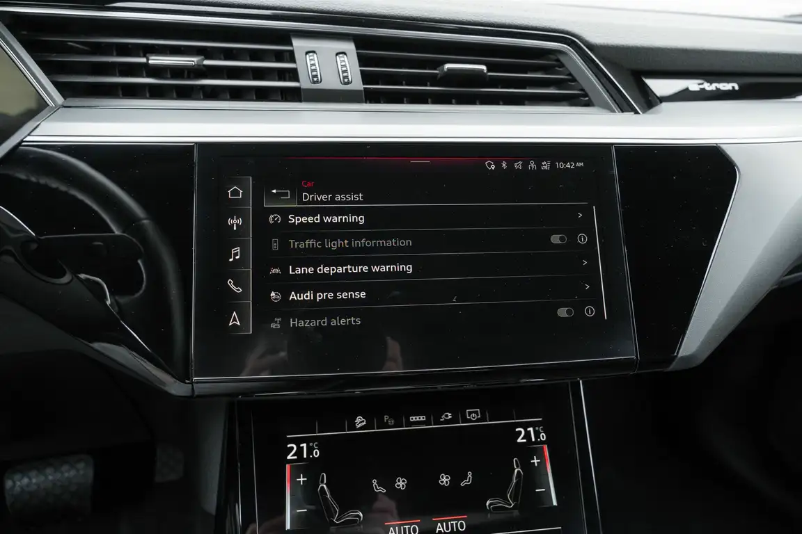 AUDI E-TRON