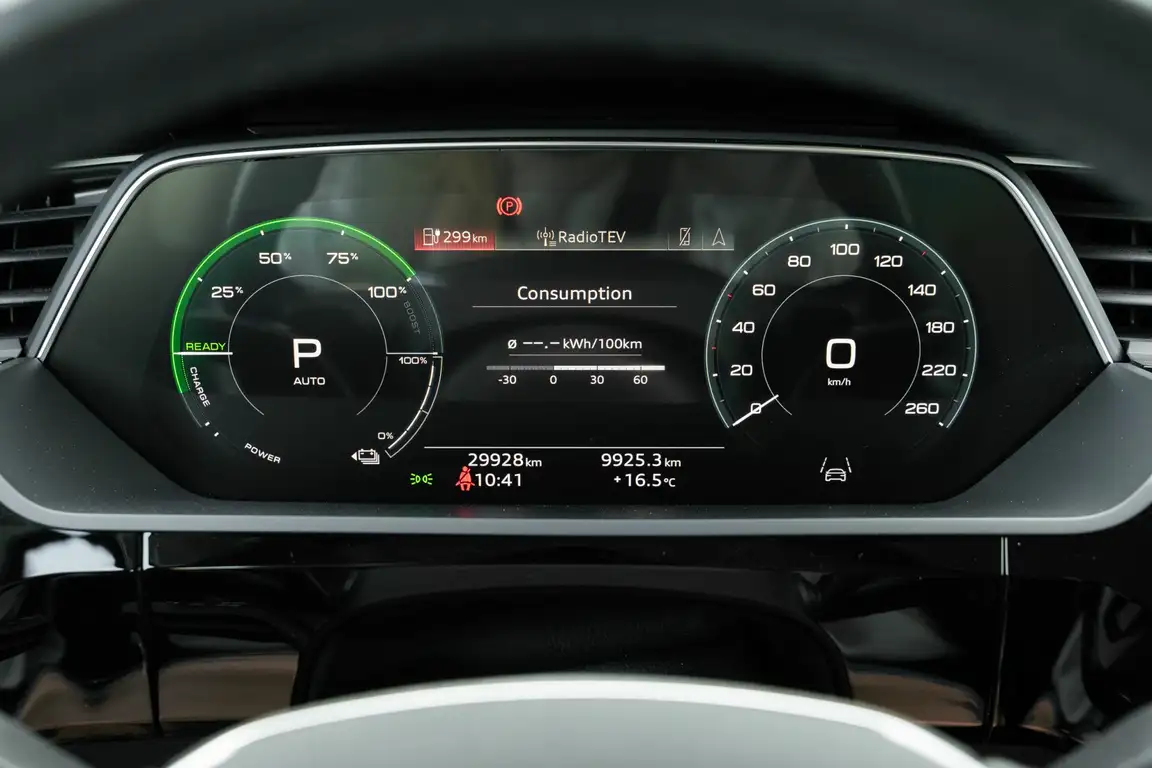 AUDI E-TRON