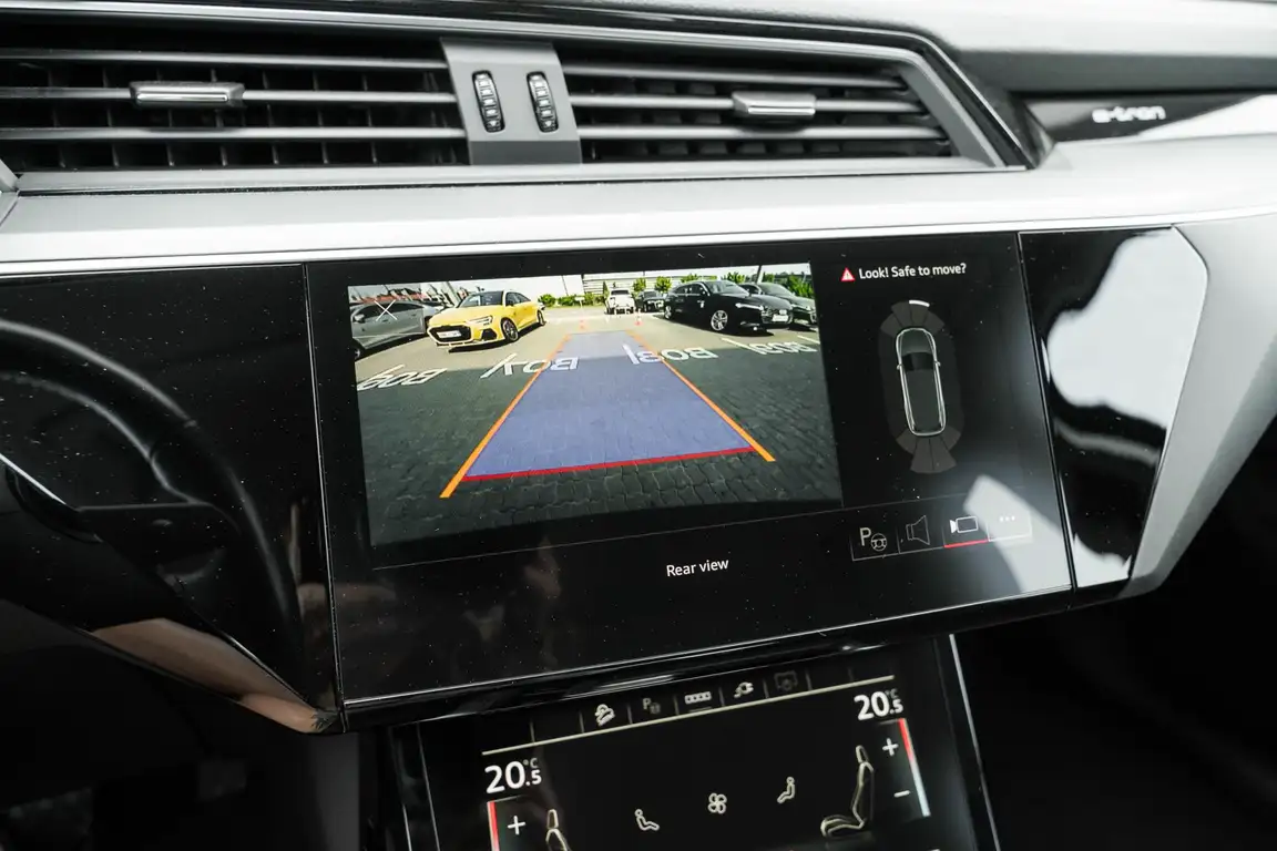 AUDI E-TRON