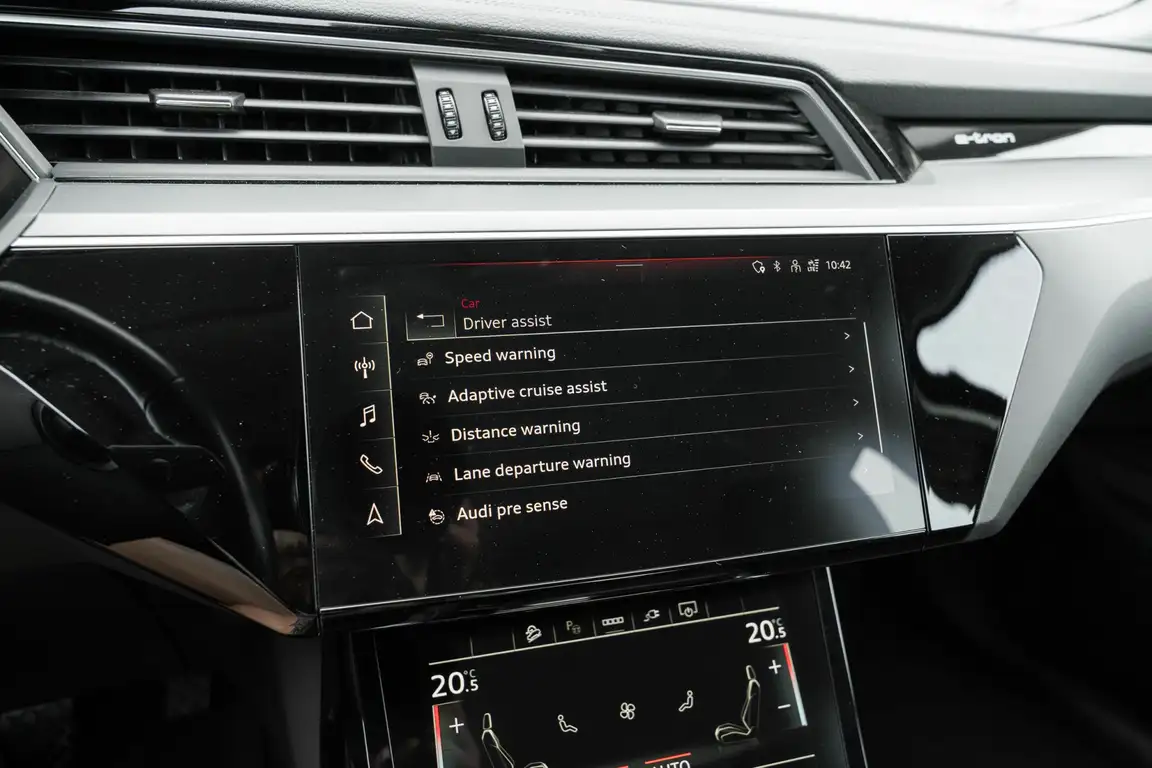 AUDI E-TRON