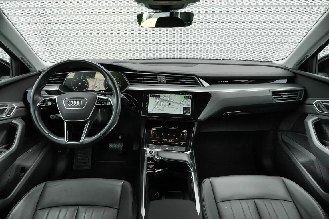 AUDI E-TRON