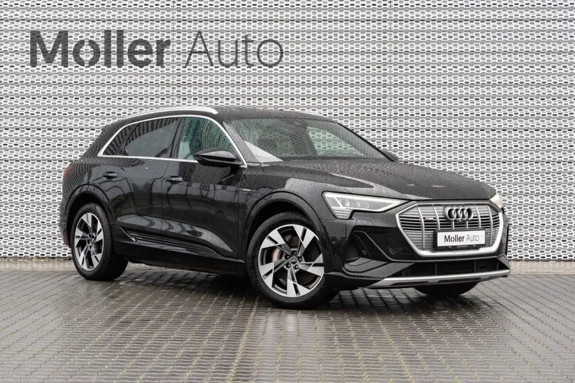 AUDI E-TRON
