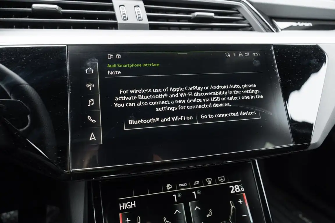 AUDI E-TRON