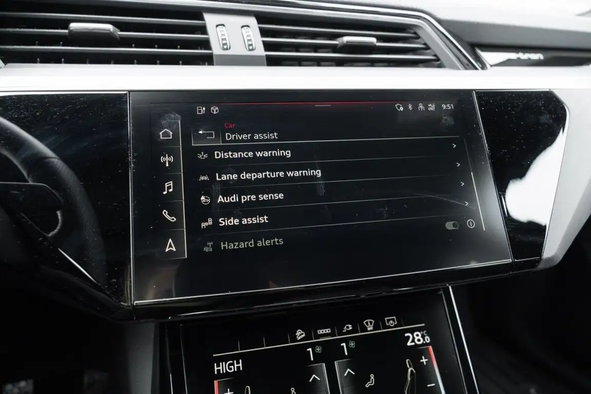 AUDI E-TRON