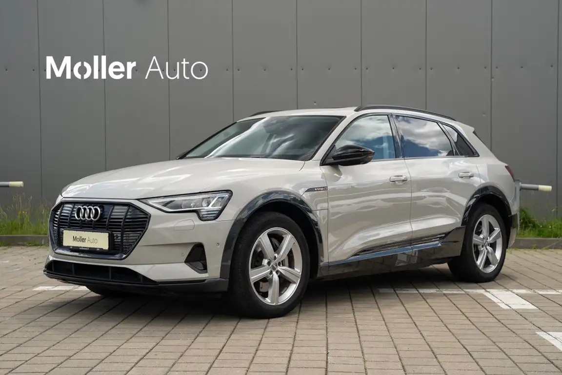 AUDI E-TRON