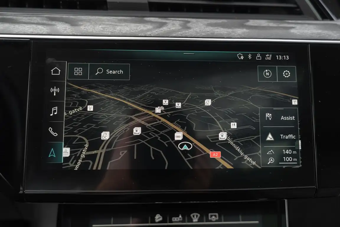 AUDI E-TRON