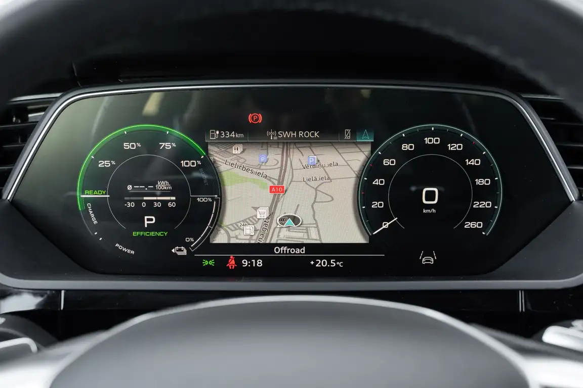 AUDI E-TRON