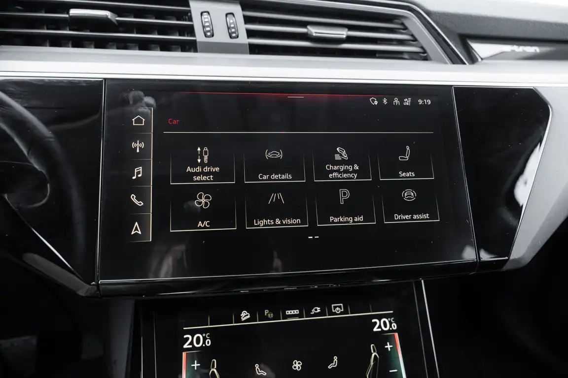 AUDI E-TRON