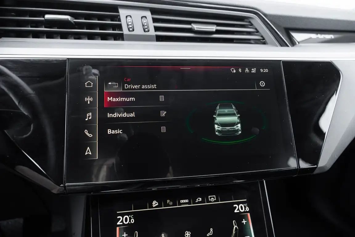 AUDI E-TRON