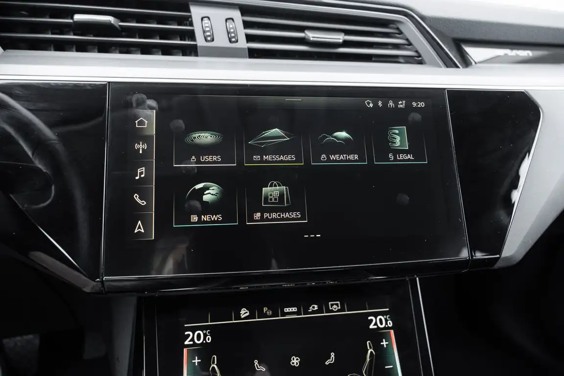 AUDI E-TRON