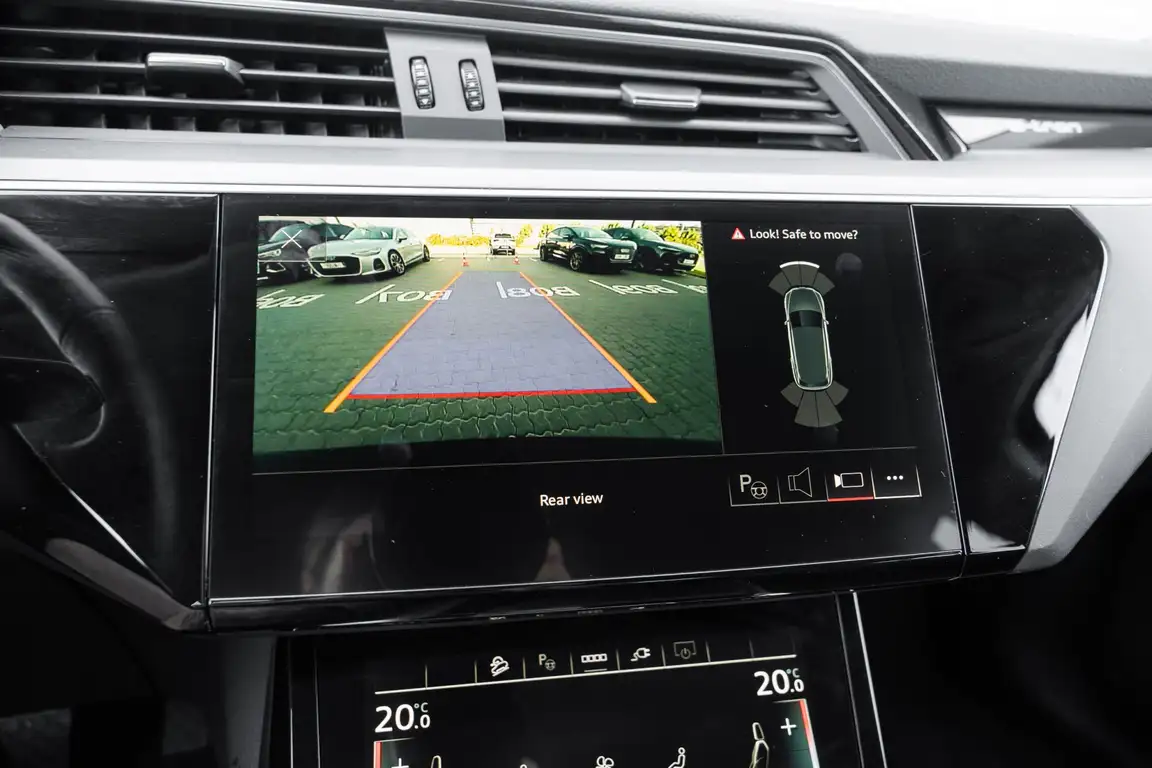 AUDI E-TRON