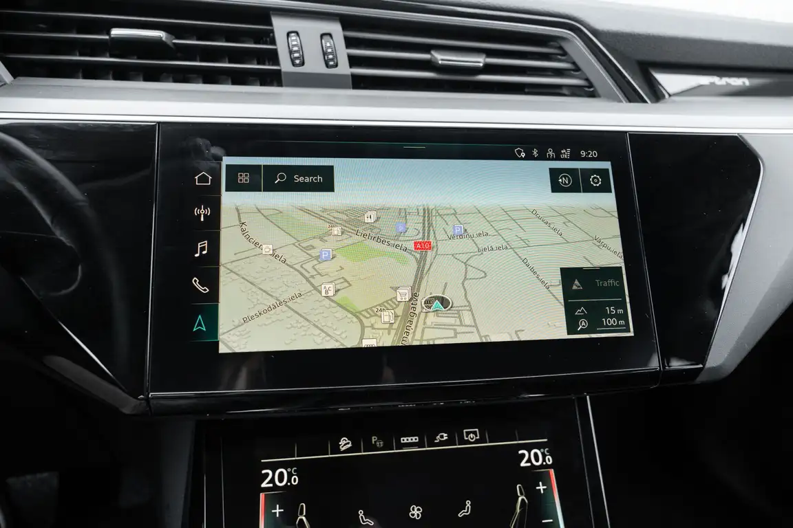 AUDI E-TRON