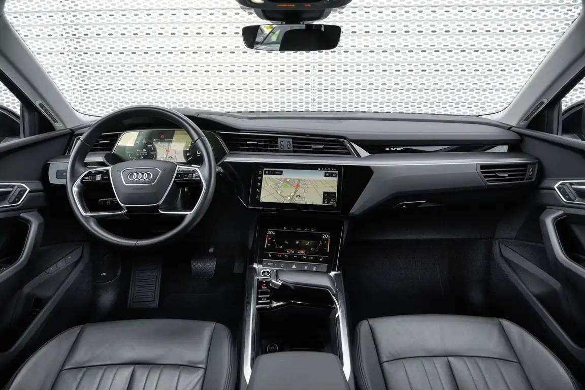 AUDI E-TRON