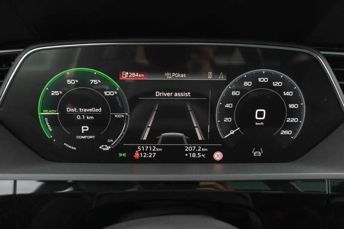 AUDI E-TRON
