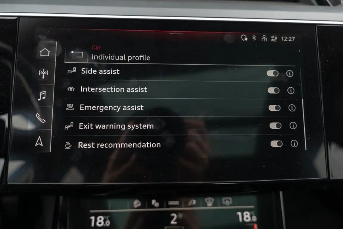 AUDI E-TRON