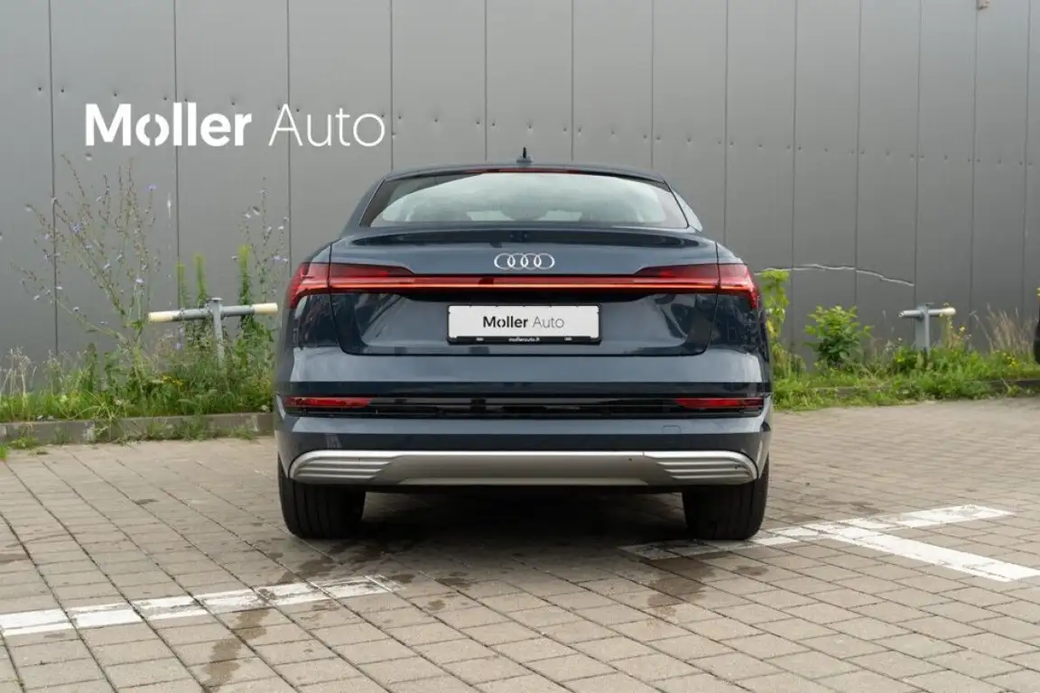 AUDI E-TRON